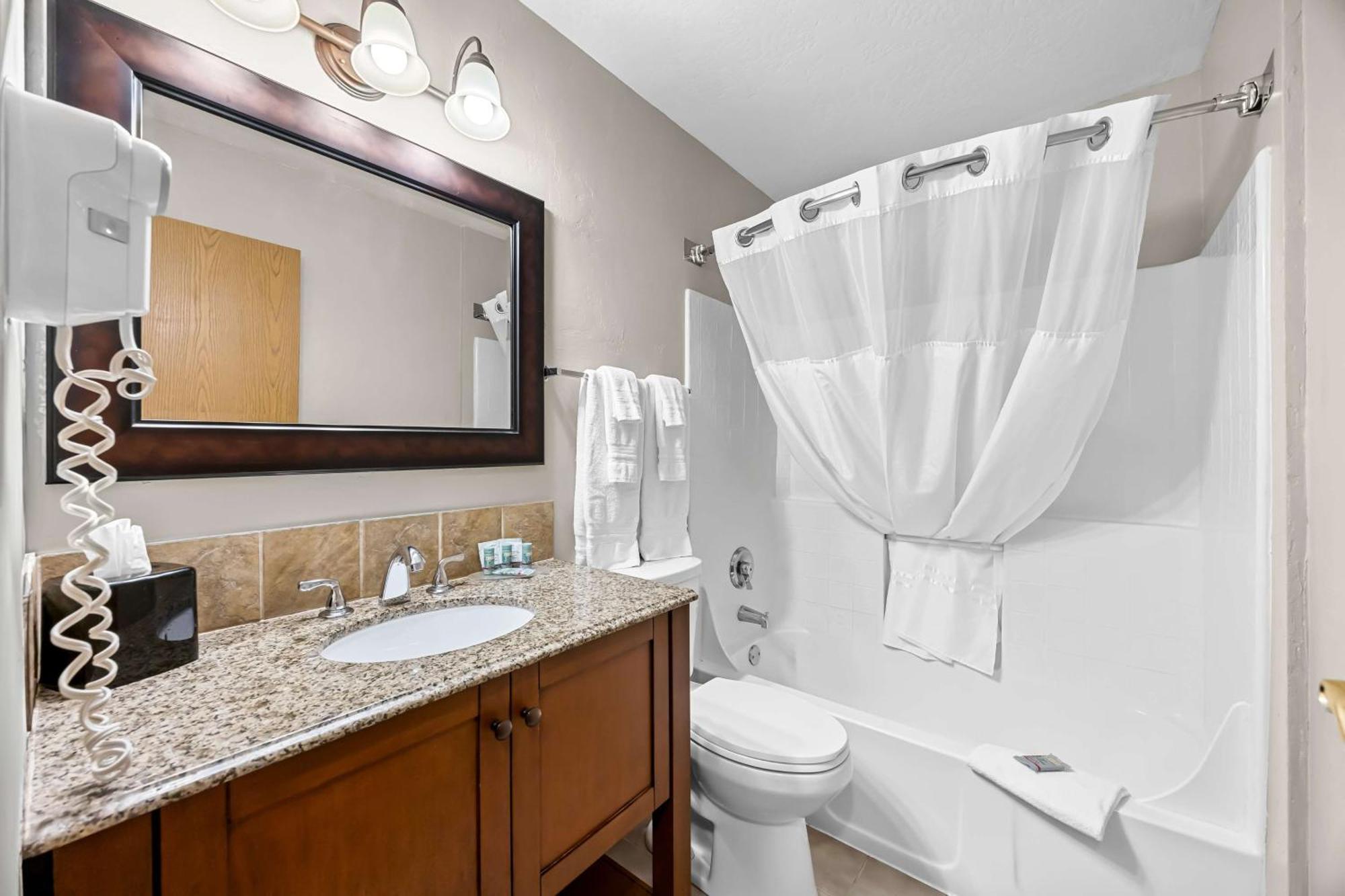 Best Western Inn At The Rogue Rogue River Екстер'єр фото